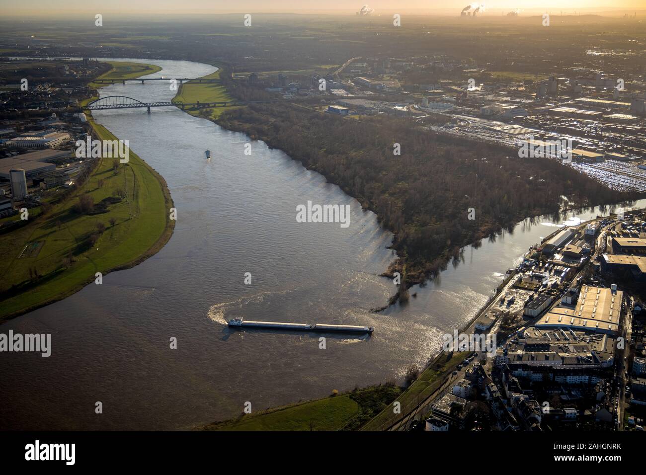 Aerial photograph, cargo ships on the Erftkanal, River Rhine, Düsseldorf, Rhineland, North Rhine-Westphalia, Germany, Old Hammer Bridge, inland naviga Stock Photo