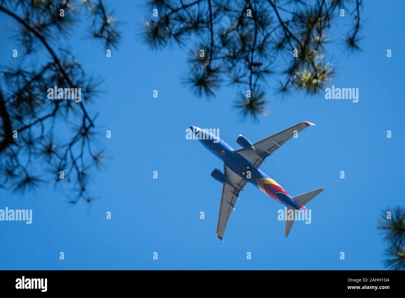 Southwest Airlines passenger jet on approach to Hartfield-Jackson Atlanta International Airport in Atlanta, Georgia. (USA) Stock Photo