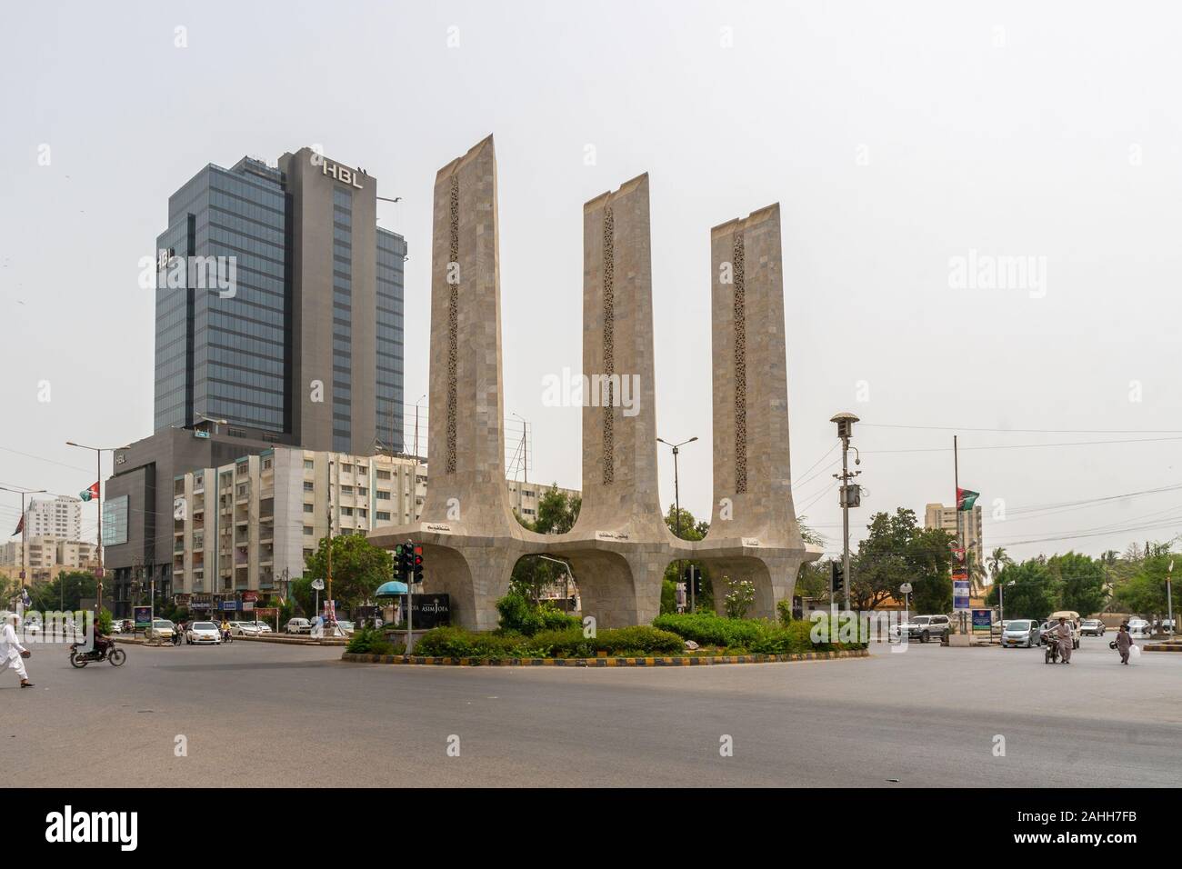 3 Talwar Karachi Map Karachi Teen Talwar Three Swords Monument Ring Road At Khayaban E Iqbal  Road With Busy Traffic On A Cloudy Day Stock Photo - Alamy