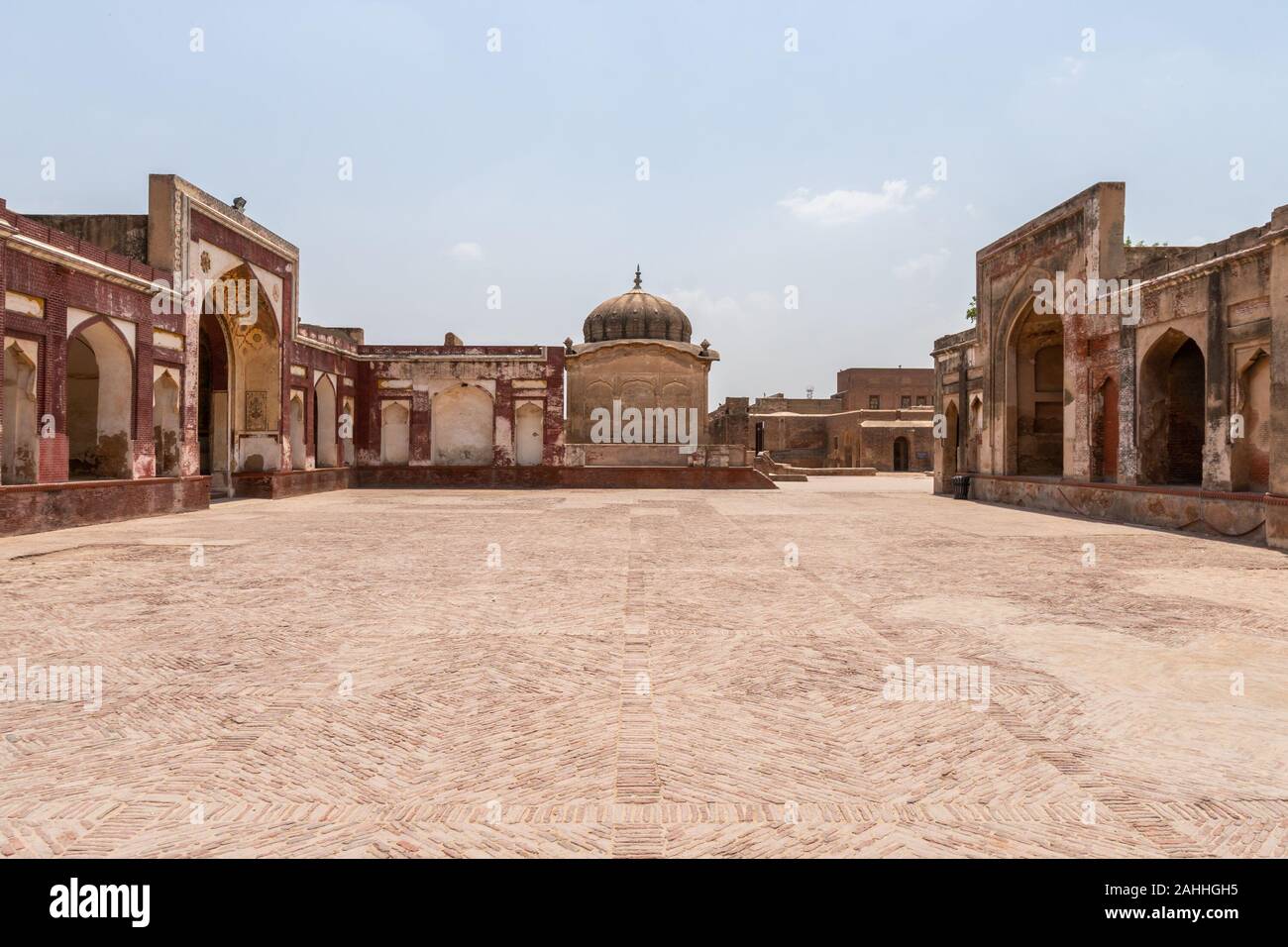 Lahore sheesh mahal hi-res stock photography and images - Alamy