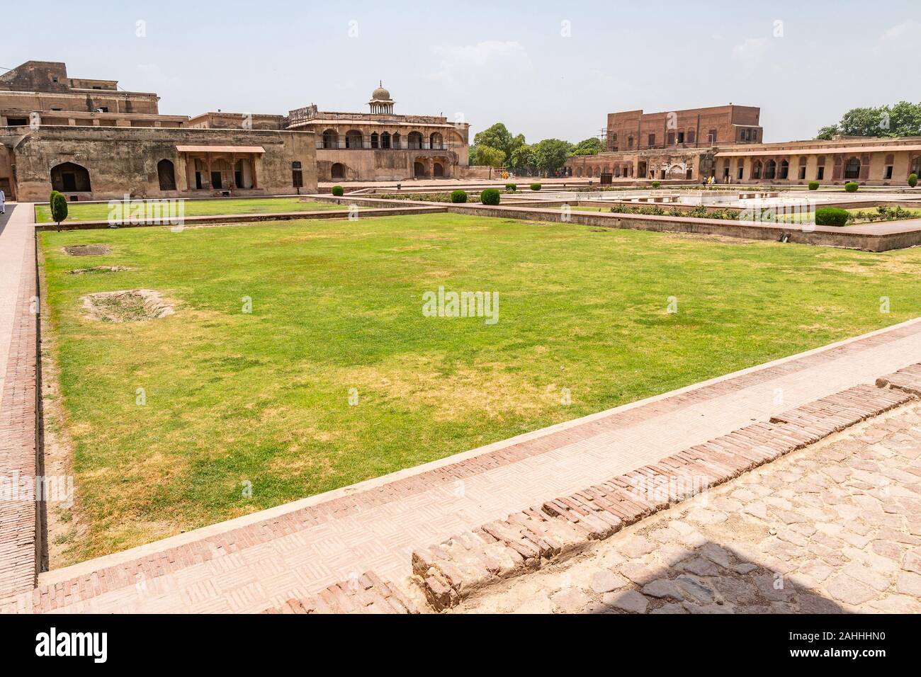 Sheesh mahal lahore hi-res stock photography and images - Alamy