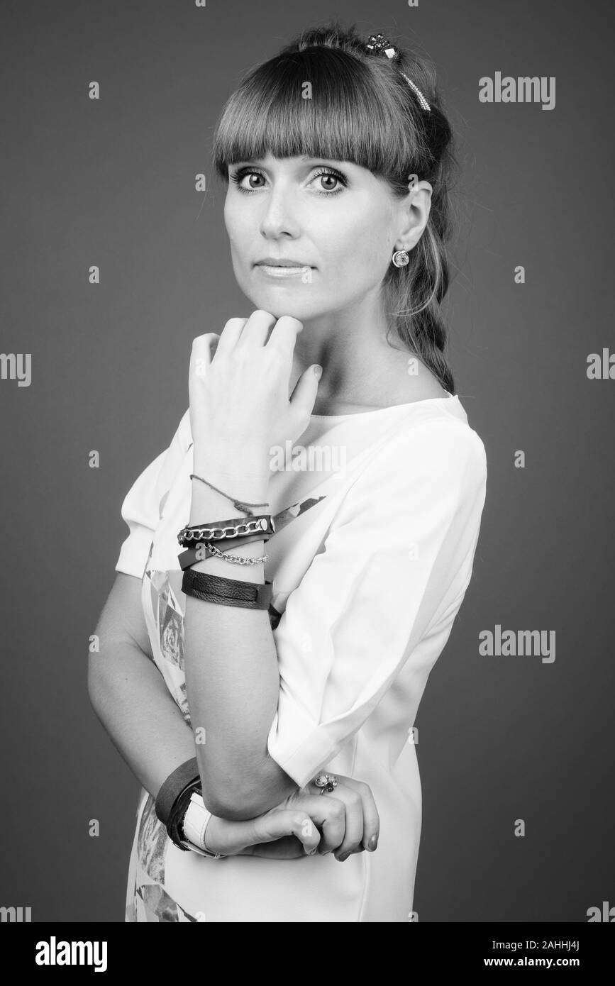 Portrait of young beautiful woman in black and white Stock Photo - Alamy