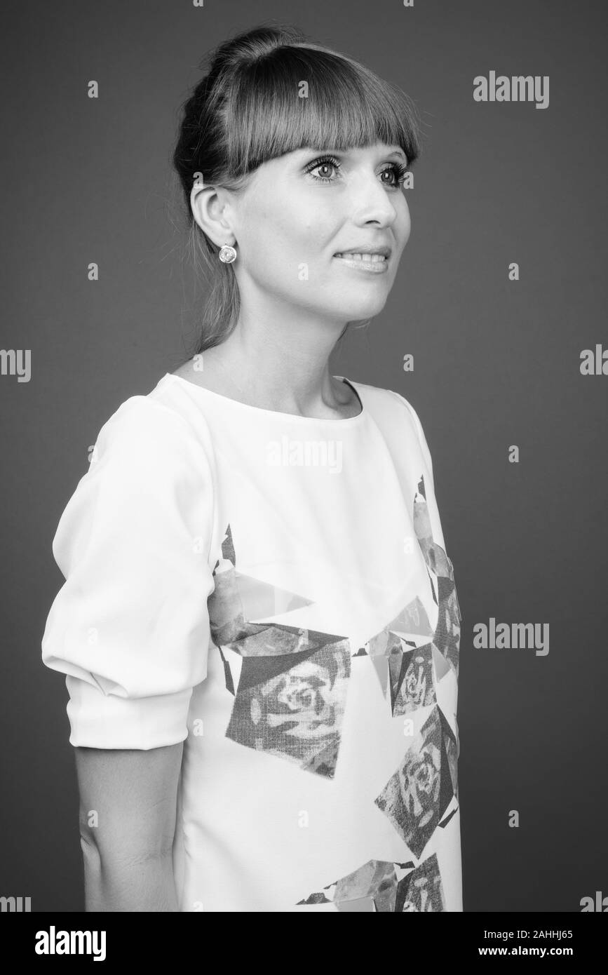 Portrait of young beautiful woman in black and white Stock Photo - Alamy