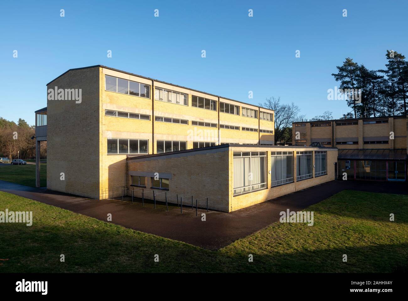 Bernau, Bundesschule des Allgemeinen Deutschen Gewerkschaftsbundes, 1928-1930 von Hannes Meyer und Hans Wittwer erbaut. Sporthalle, darüber drei Klass Stock Photo