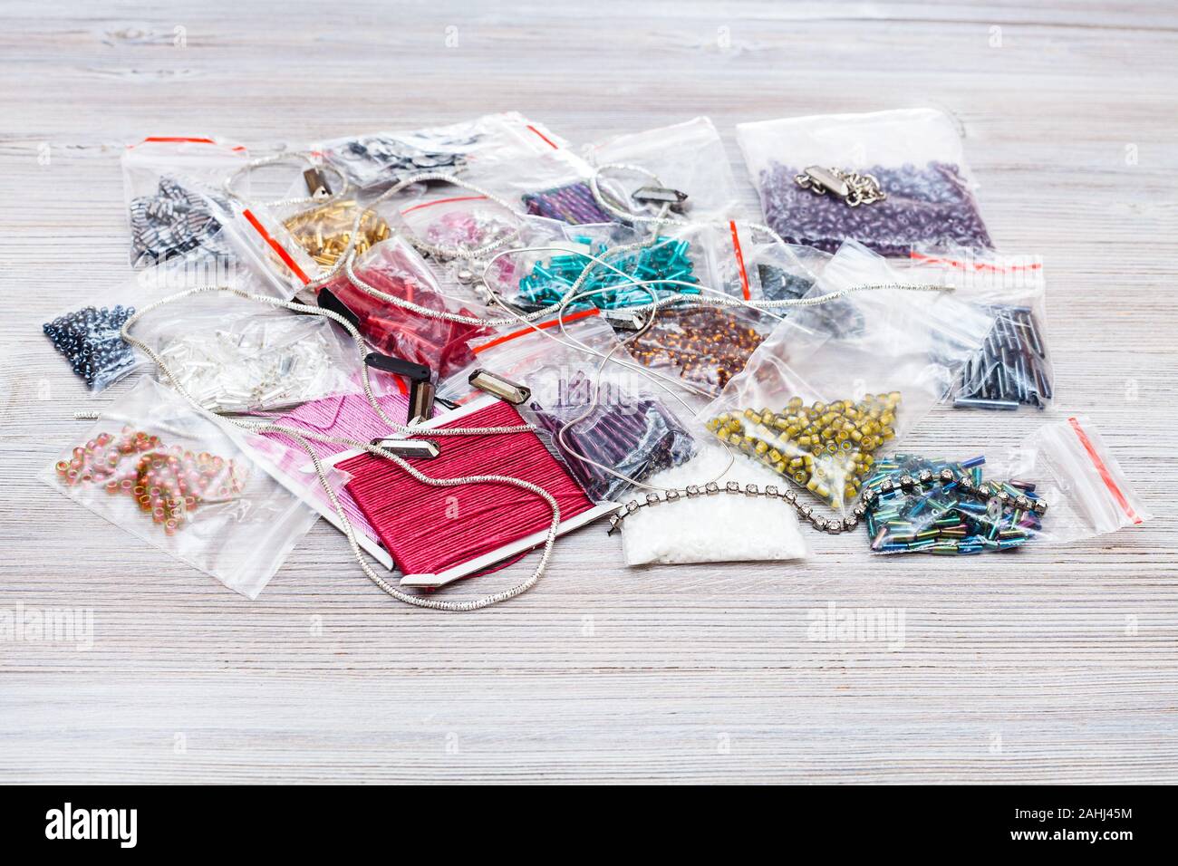 Wire and beads craft hires stock photography and images Alamy