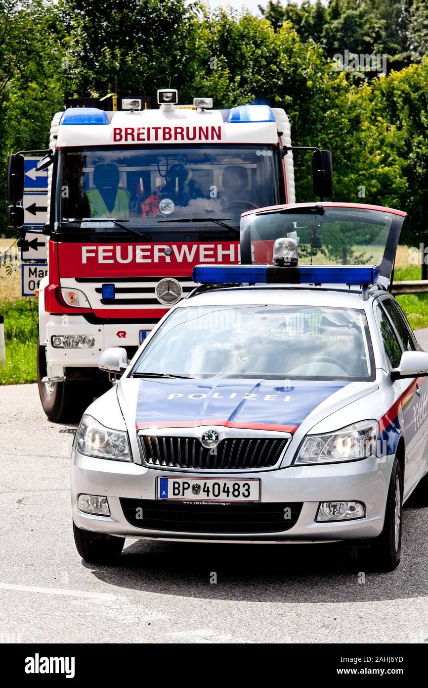 Polizei und Feuerwehr bei Unfall, Österreich, Stock Photo