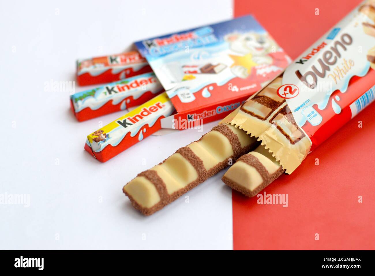 https://c8.alamy.com/comp/2AHJBAX/ny-usa-december-15-2019-kinder-chocolate-small-box-for-kids-and-bueno-white-chocolate-bar-made-by-ferrero-spa-kinder-is-a-confectionery-product-2AHJBAX.jpg