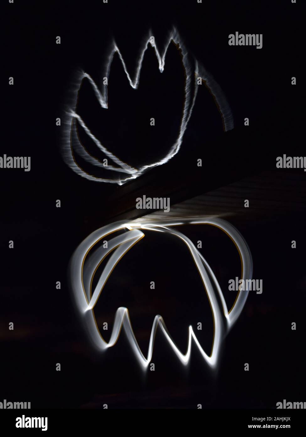 abstract light painting, long exposure, blurry drawings with light ...