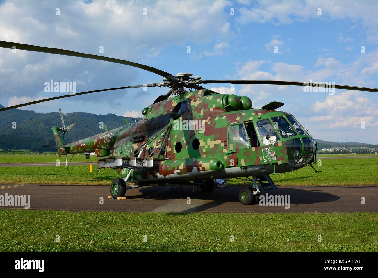 Helicopter mi 17 hi-res stock photography and images - Alamy
