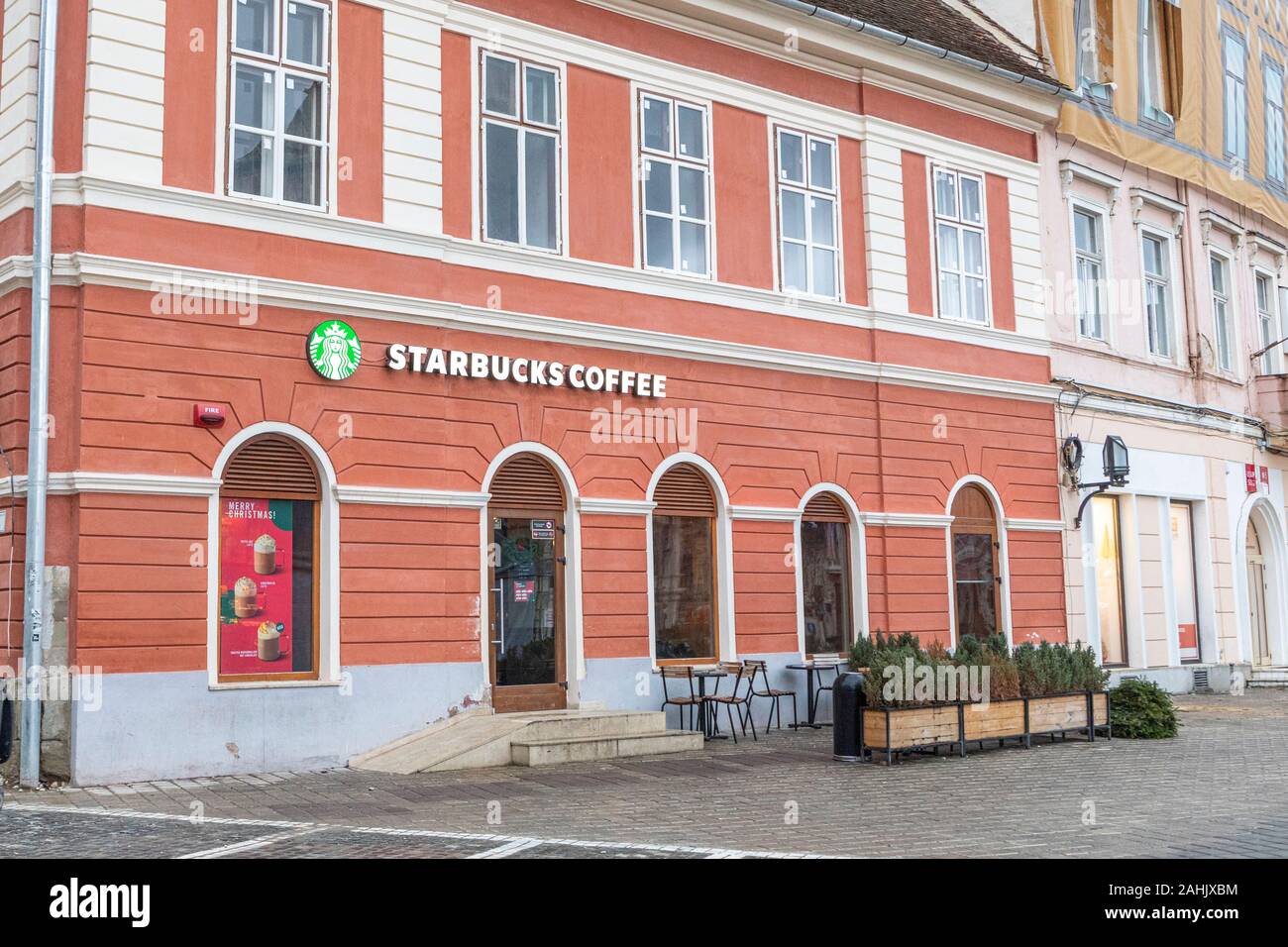 Starbucks coffee shop, Council Square, Brasov, Romania Stock Photo Alamy