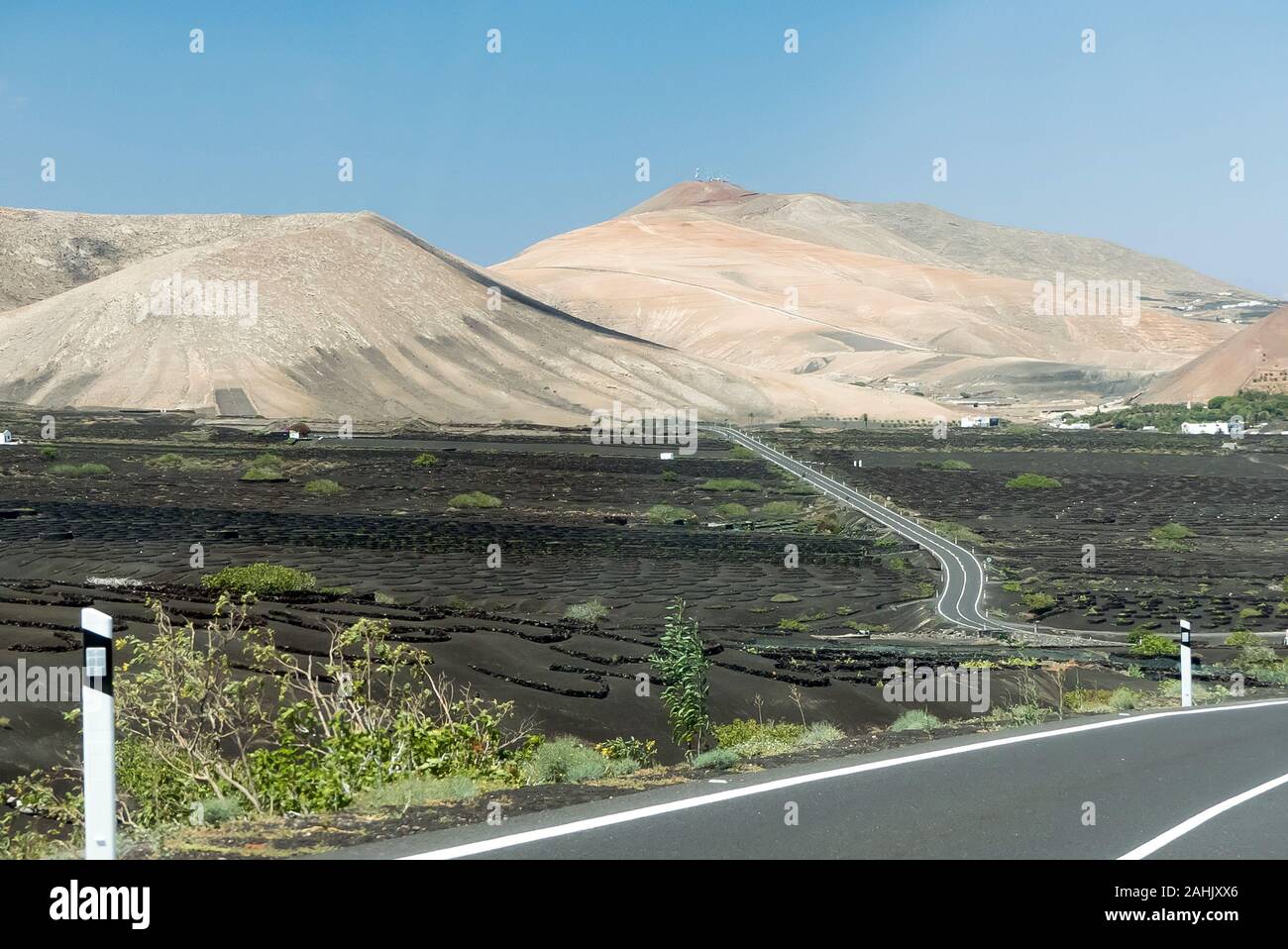 Typical Lanzarote scenery with remnants of previous eruptions Stock ...