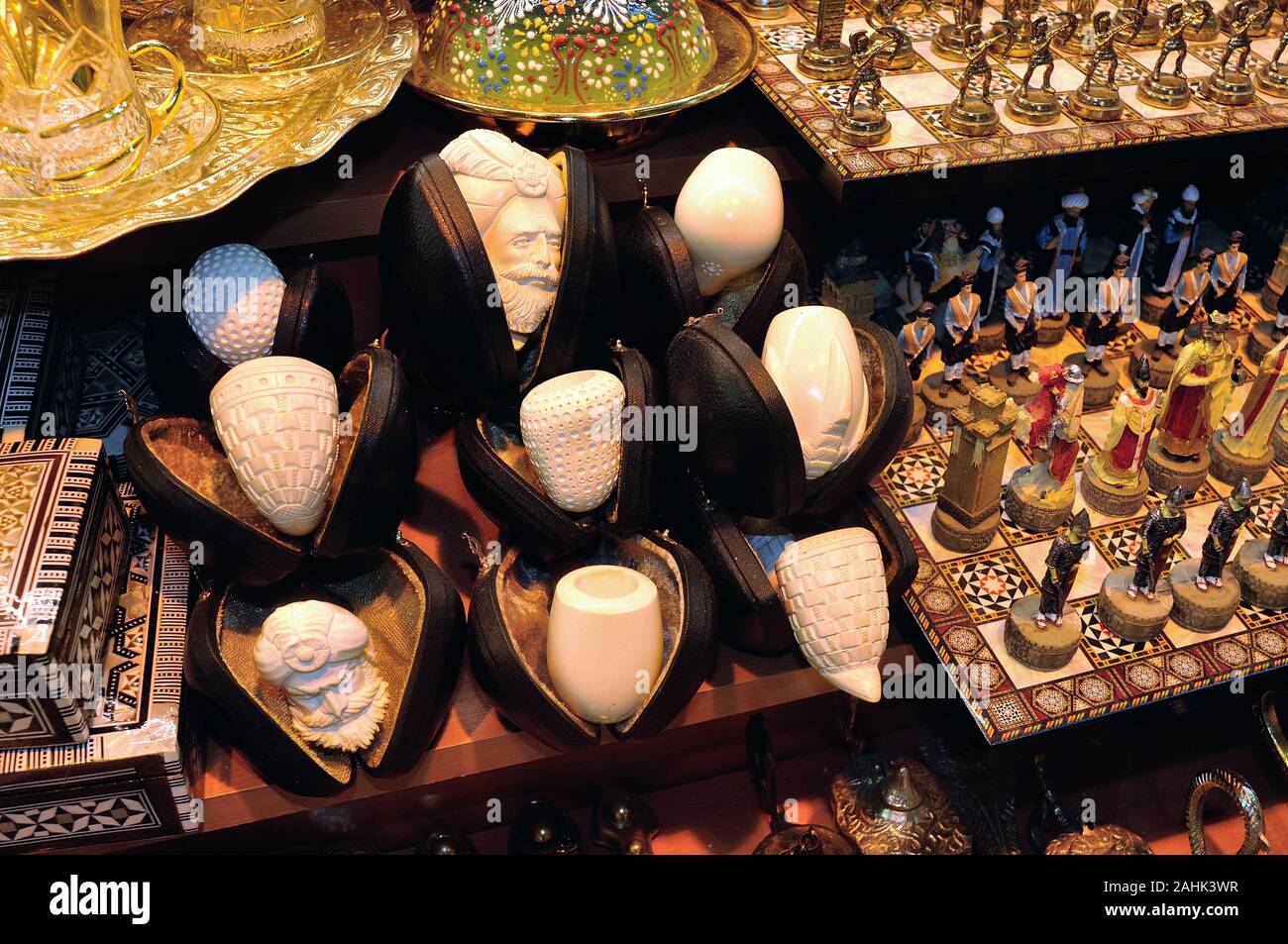 Souvenir smoking pipes hires stock photography and images Alamy