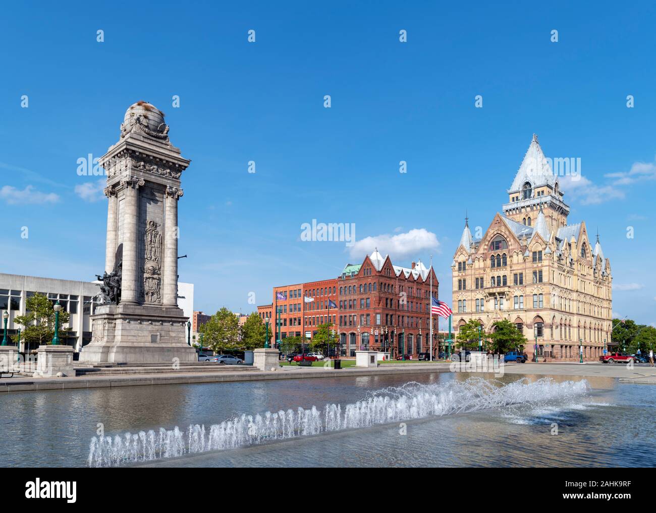 Clinton Square in historic downtown Syracuse, New York State, USA. The Soldiers' and Sailors' Monument on the left of the picture. Stock Photo