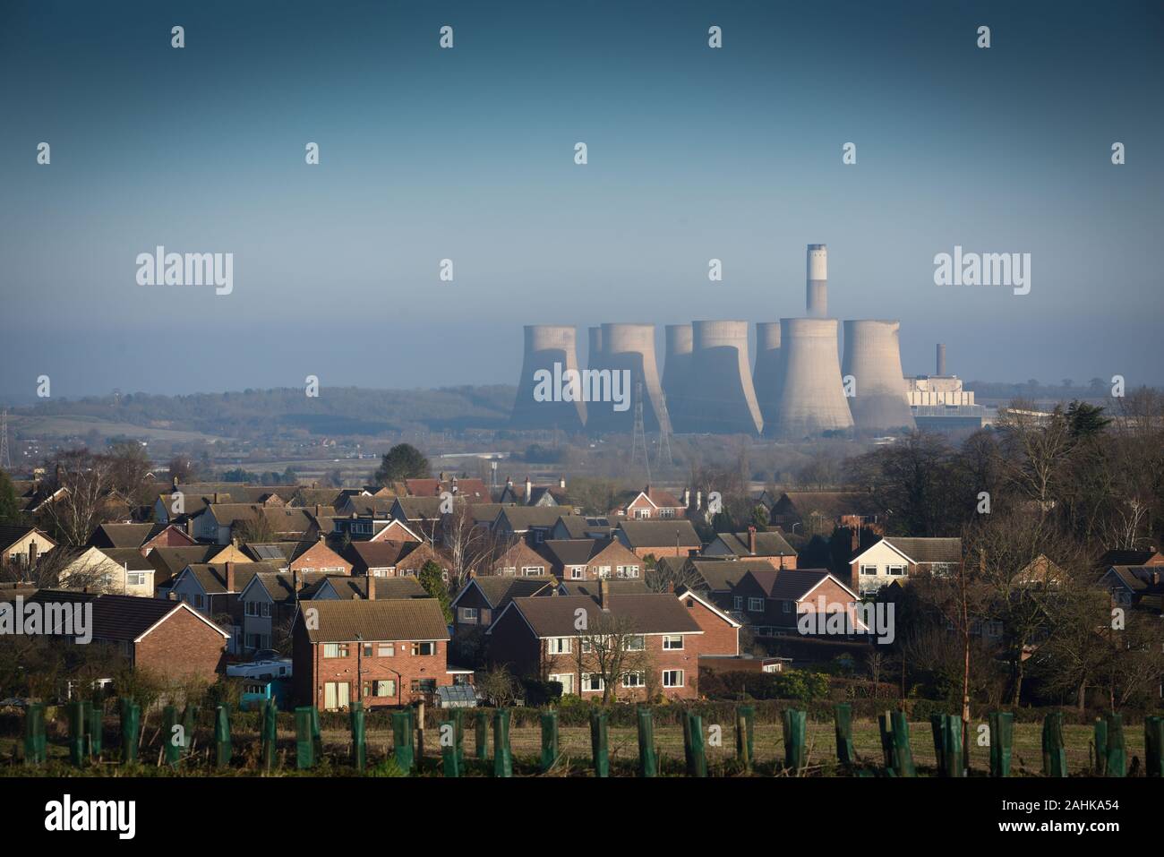 The village of Kegworth and Ratcliffe On Soar Power Station, UK Stock
