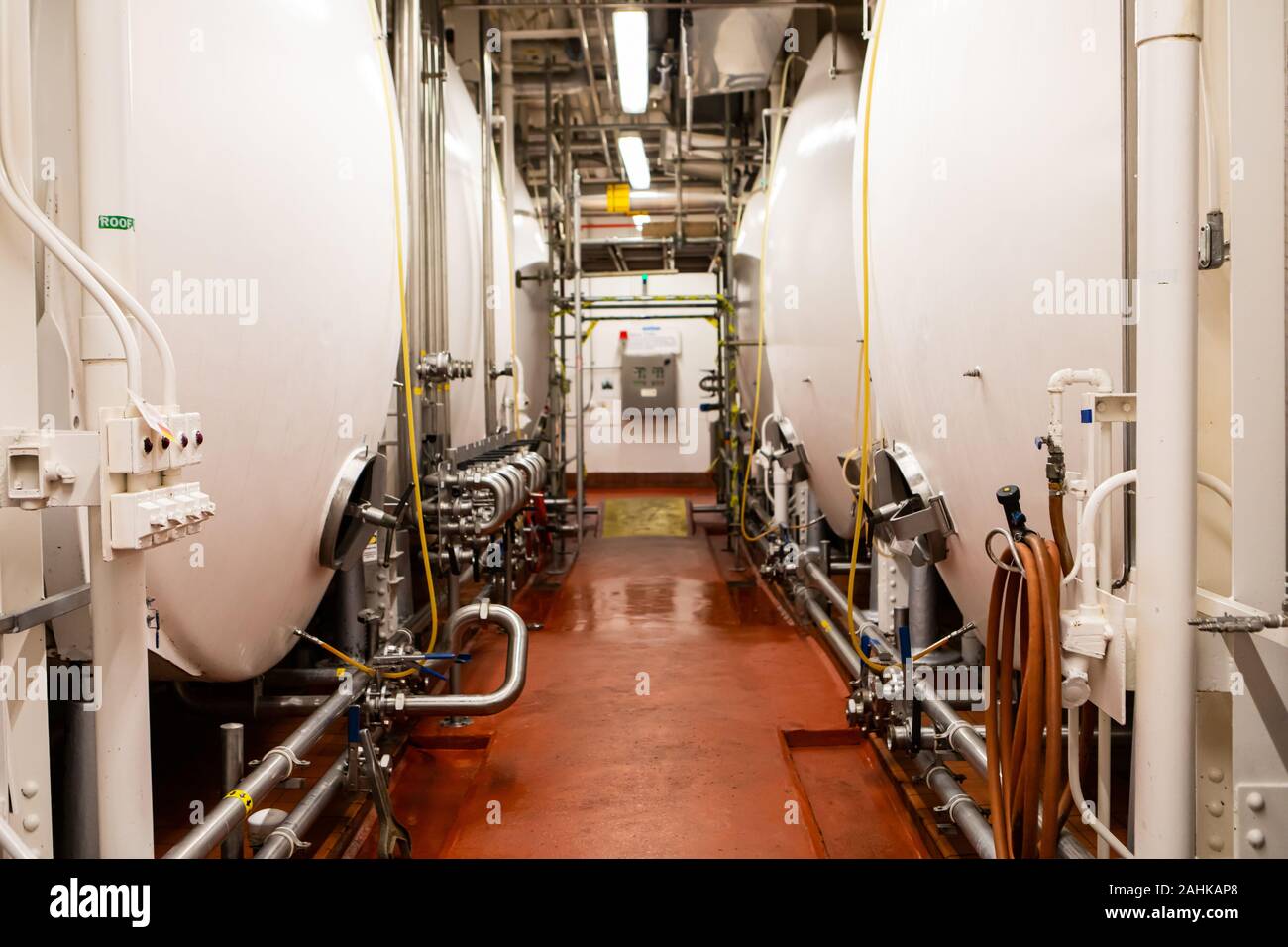 passageway between serving vessels, beer pressure lagering bright white