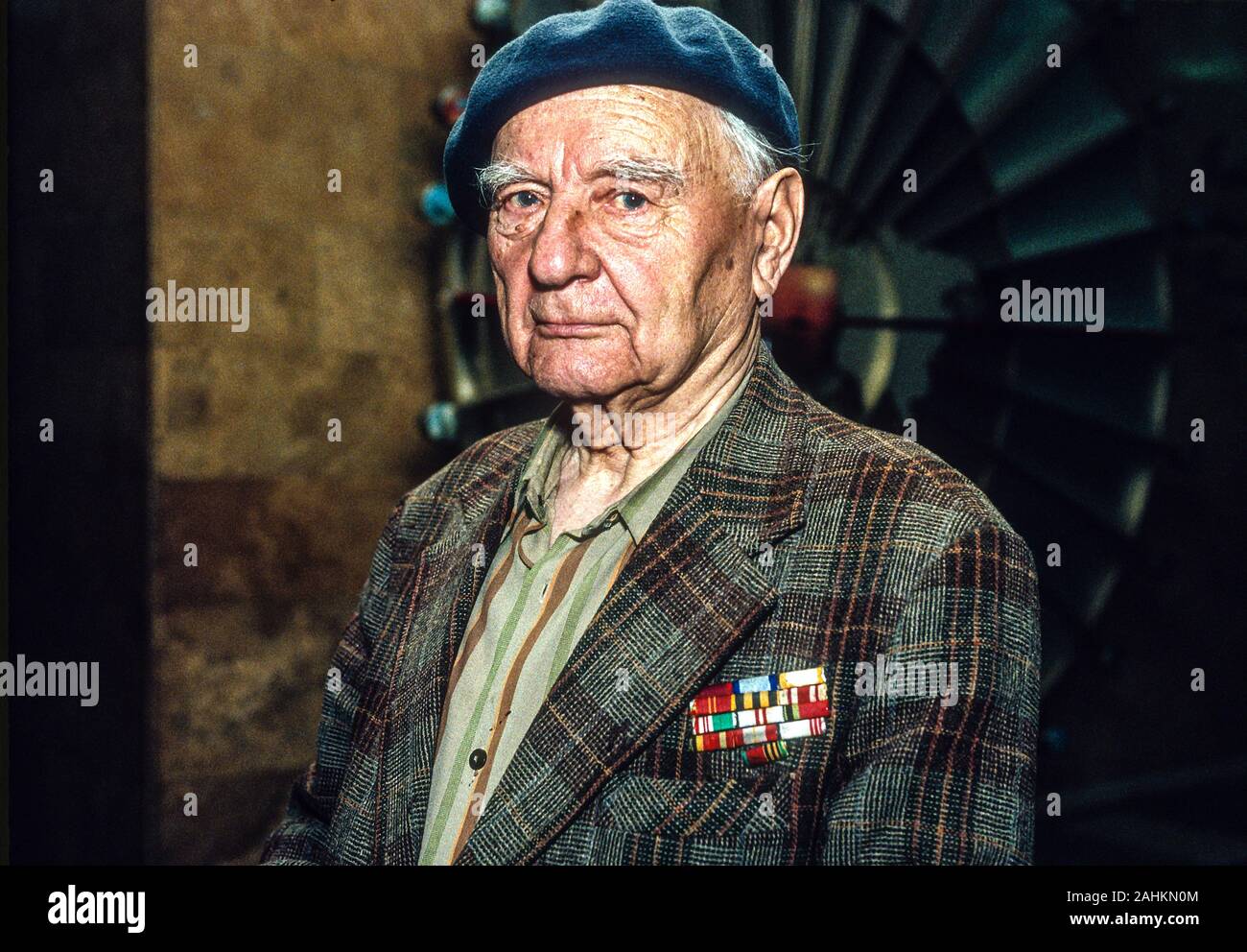 Veteran wearing a beret hi-res stock photography and images - Alamy