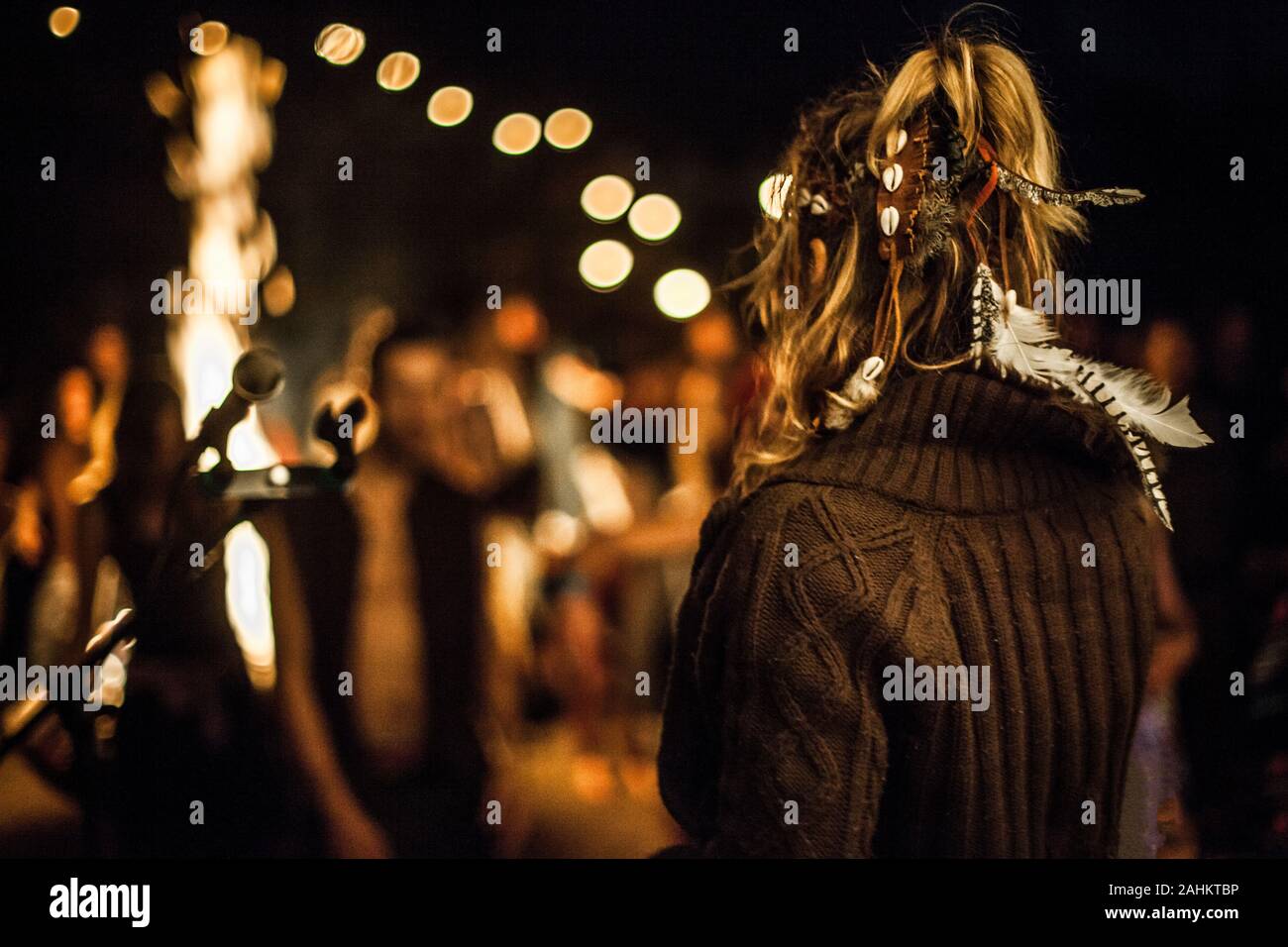 Backside music performer singing hi-res stock photography and images ...