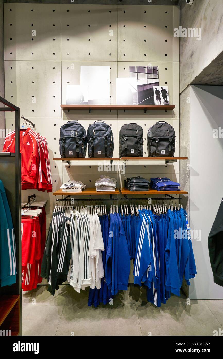 SINGAPORE - APRIL 03, 2019: interior shot of Adidas store at a shopping  mall in Singapore Stock Photo - Alamy