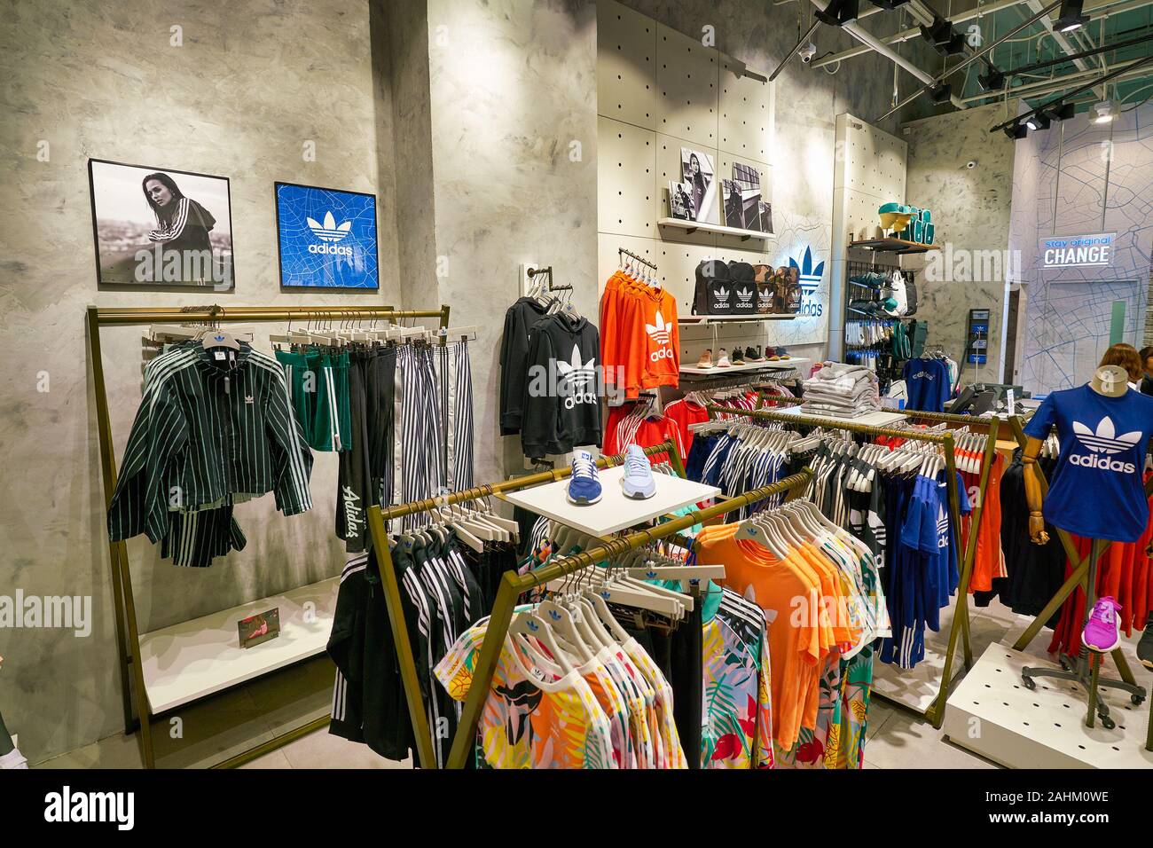 adidas store outlet mall