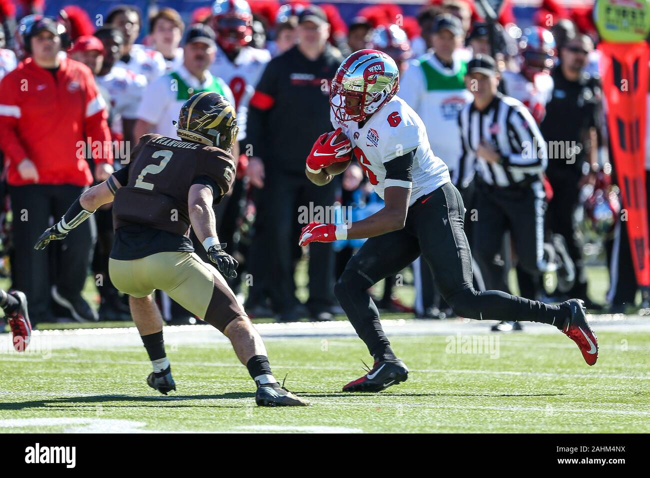 Dallas, Texas, USA. 30th Dec, 2019. Western Kentucky Hilltoppers tight end Joshua Simon (6) in action during the Servpro First Responder Bowl game between Western Michigan Broncos and the Western Kentucky Hilltoppers at the gerald Ford Stadiuml Stadium in Dallas, Texas. Credit: Dan Wozniak/ZUMA Wire/Alamy Live News Stock Photo
