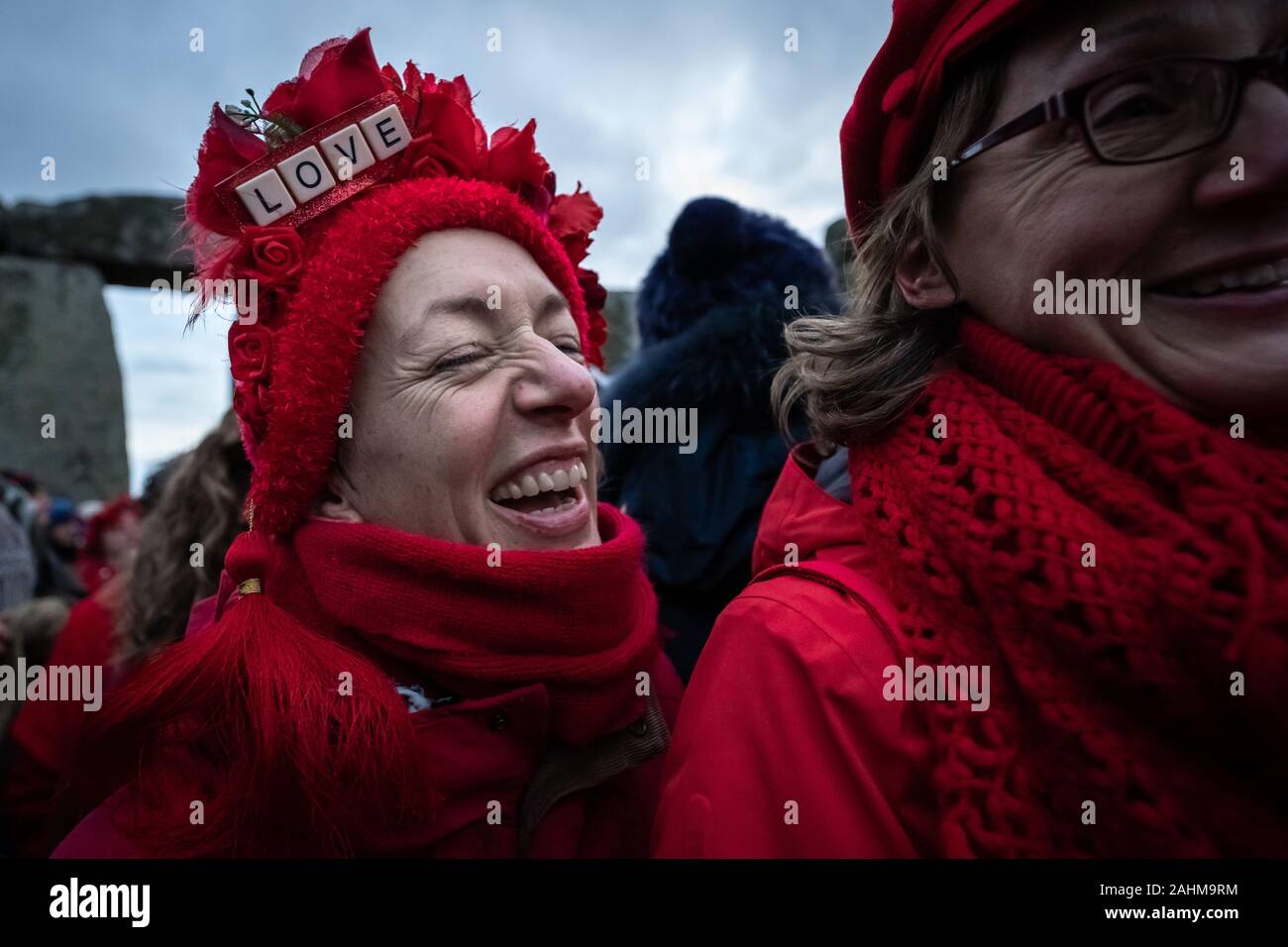 Winter Solstice celebrations at Stonehenge. Thousands of revellers including modern day druids and pagans gather at Stonehenge on Salisbury Plain, UK. Stock Photo