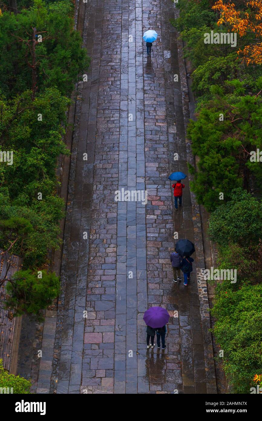 Towering in the eastern suburb of Nanjing, Purple Mountain (Zhongshan Mountain National Park Stock Photo