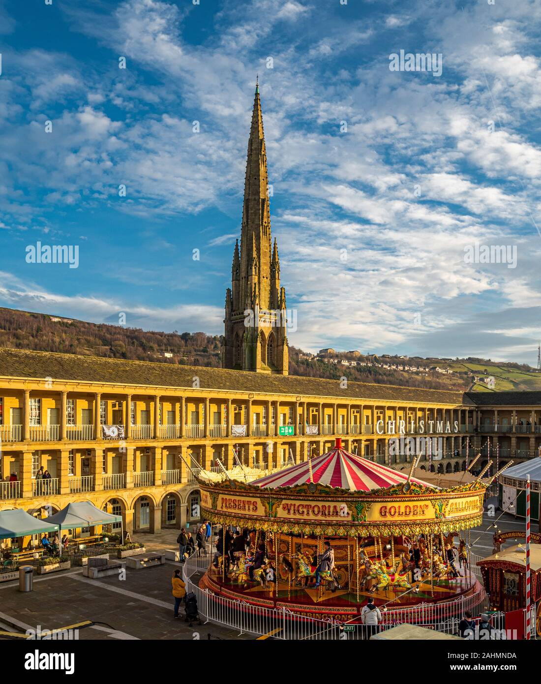 Halifax piece hall christmas hires stock photography and images Alamy