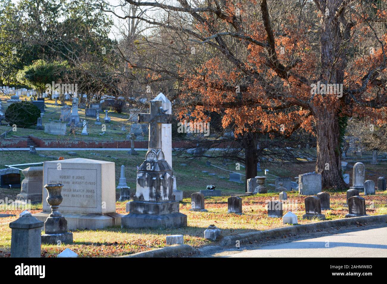 Oakwood cemetery hi-res stock photography and images - Alamy