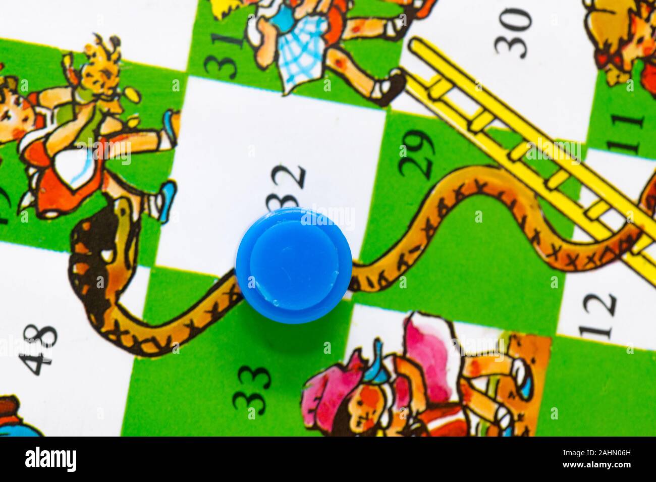 Snakes and Ladders childs game Stock Photo Alamy