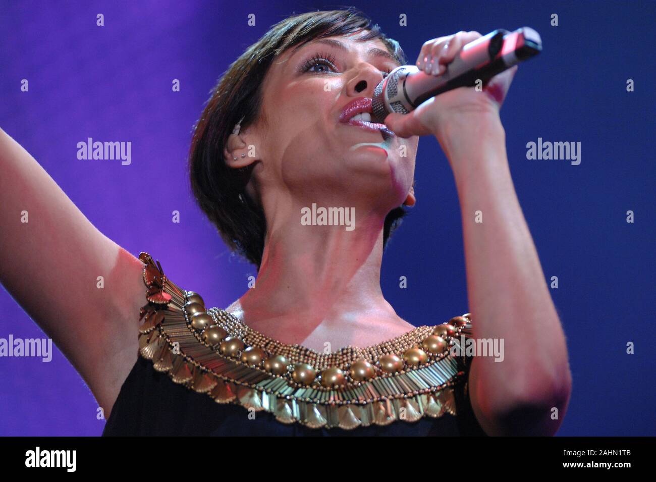 Verona Italy 09/07/2007 :  Natalie Imbruglia in concert during the musical event 'Festivalbar 2007'. Stock Photo