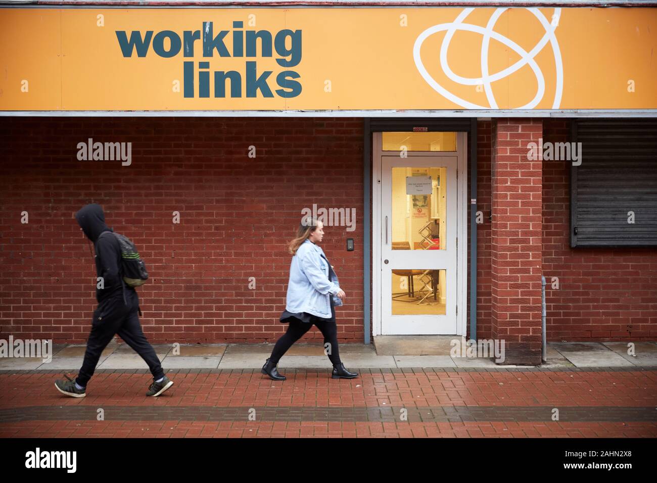 Working agency hi-res stock photography and images - Alamy