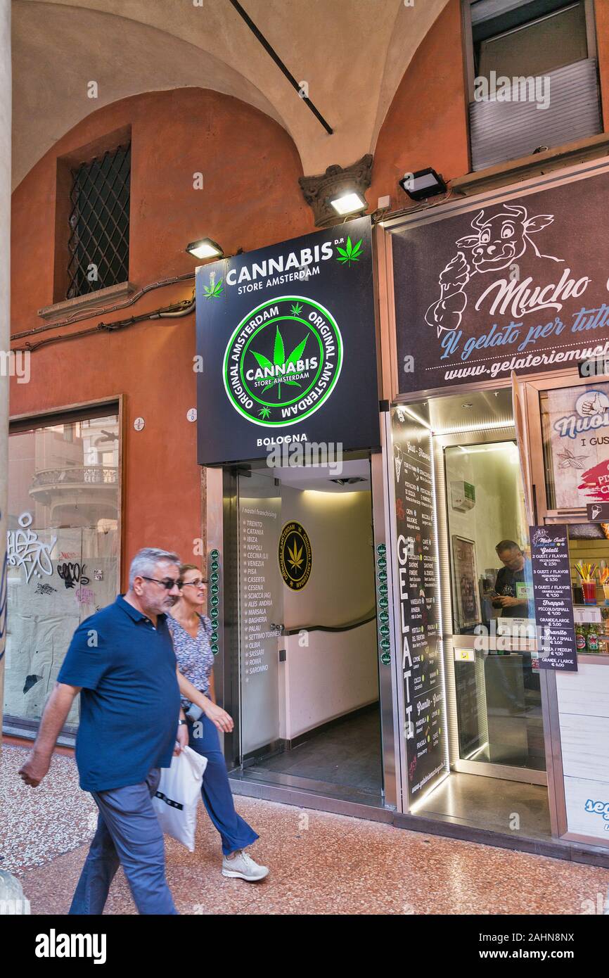 BOLOGNA, ITALY - JULY 10, 2019: People walk along Cannabis Amsterdam store  on shopping Indipendenza street in city historic center Stock Photo - Alamy