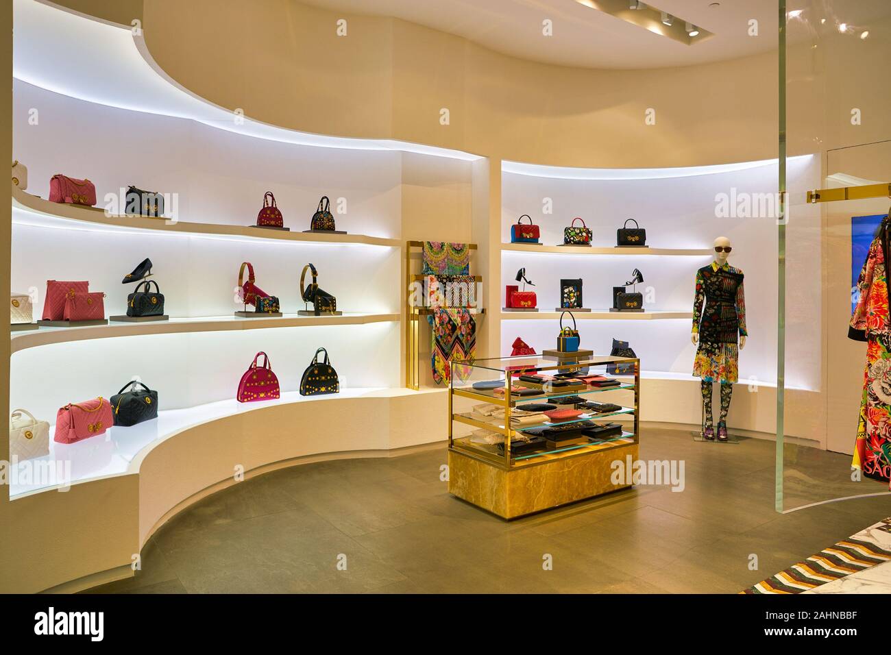 Versace outlet hi-res stock photography and images - Alamy