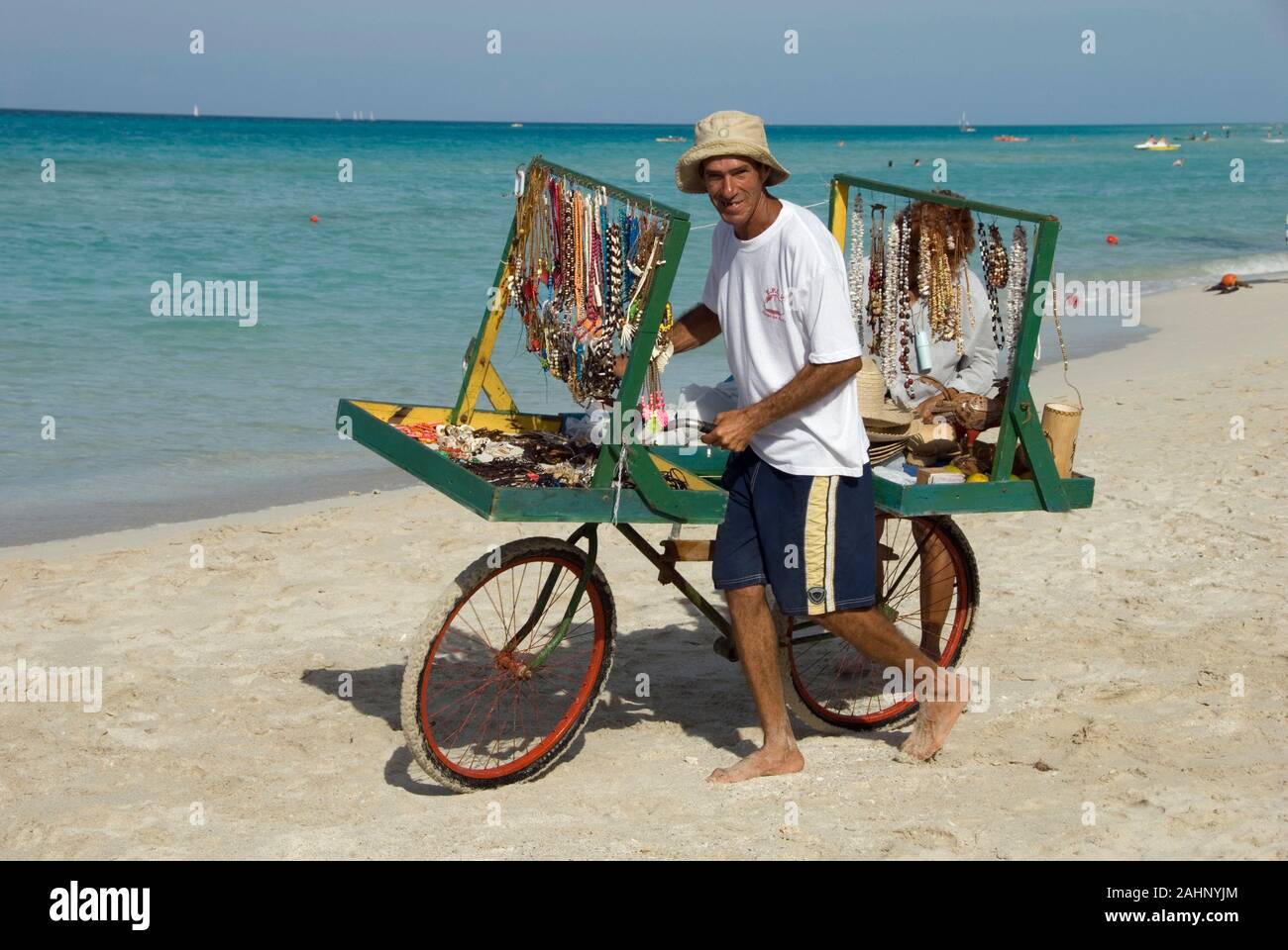 Kuba, Karibik, Varadero, Schmuckverkäufer Stock Photo