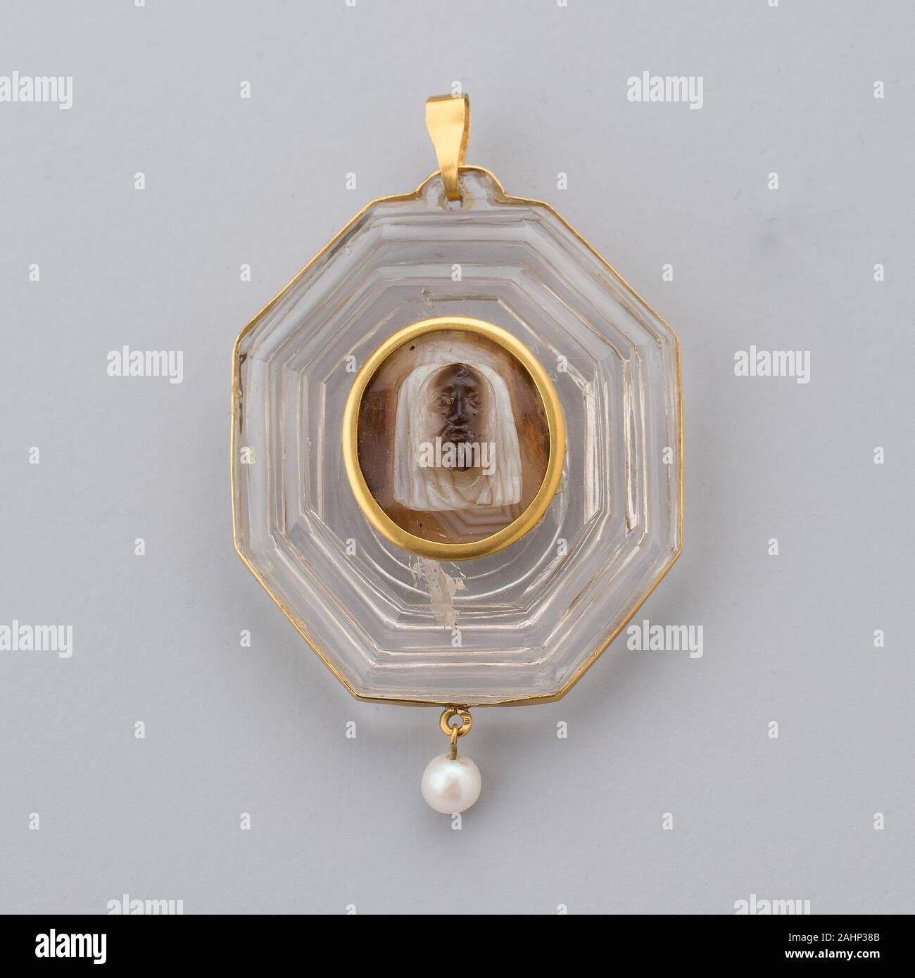 Cameo agate hi-res stock photography and images - Alamy