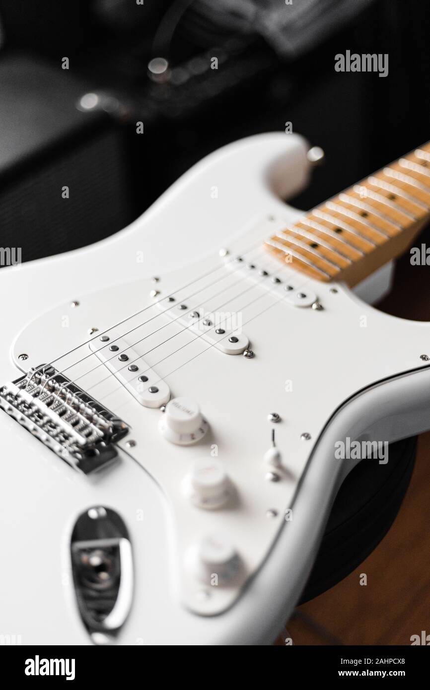 Single sale coil guitar