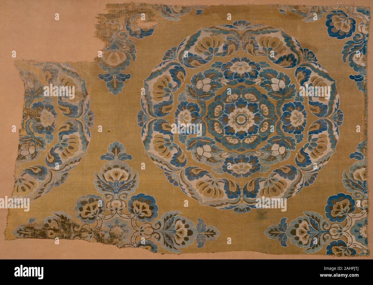 Twill weave of complementary wefts and inner warps samite hi-res stock ...