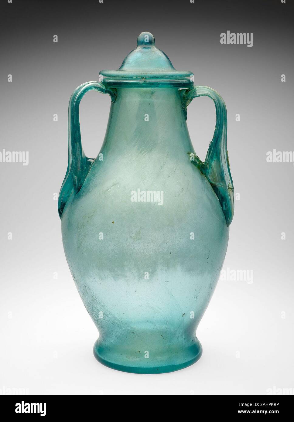 Roman urn hires stock photography and images Alamy
