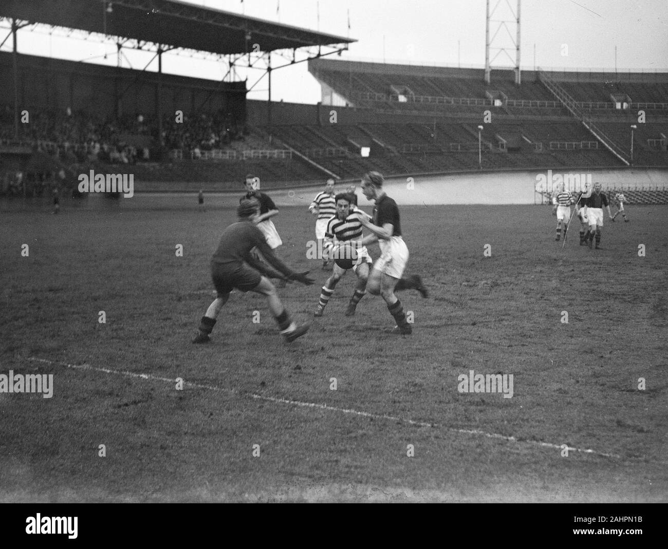 Dhc vs blue white hires stock photography and images Alamy