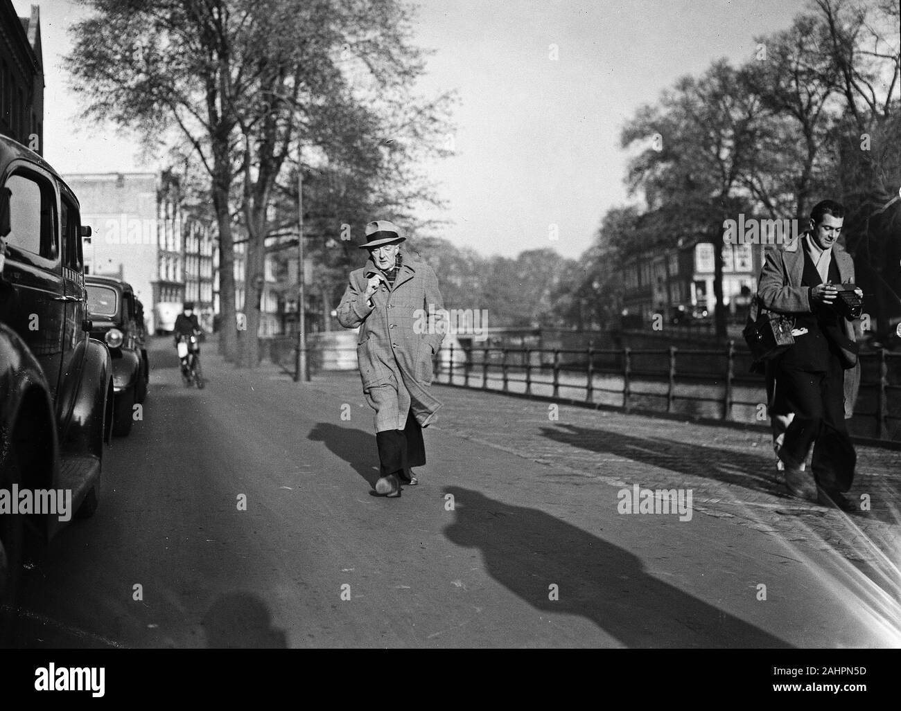 Van Meegeren on his way to the court of justice Date October 29, 1947 Stock Photo