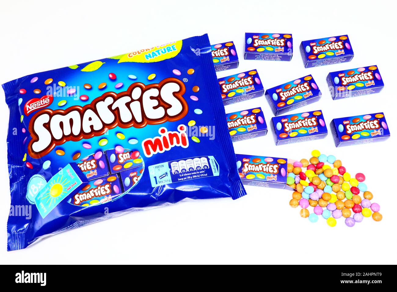 Nestlé mini smarties immagini e fotografie stock ad alta risoluzione - Alamy