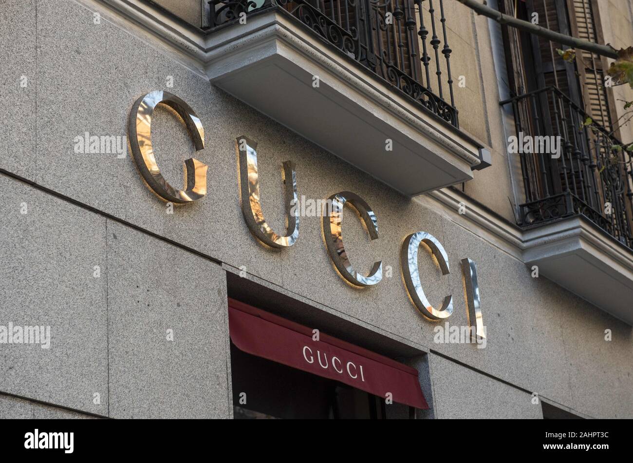 gucci logo 2019
