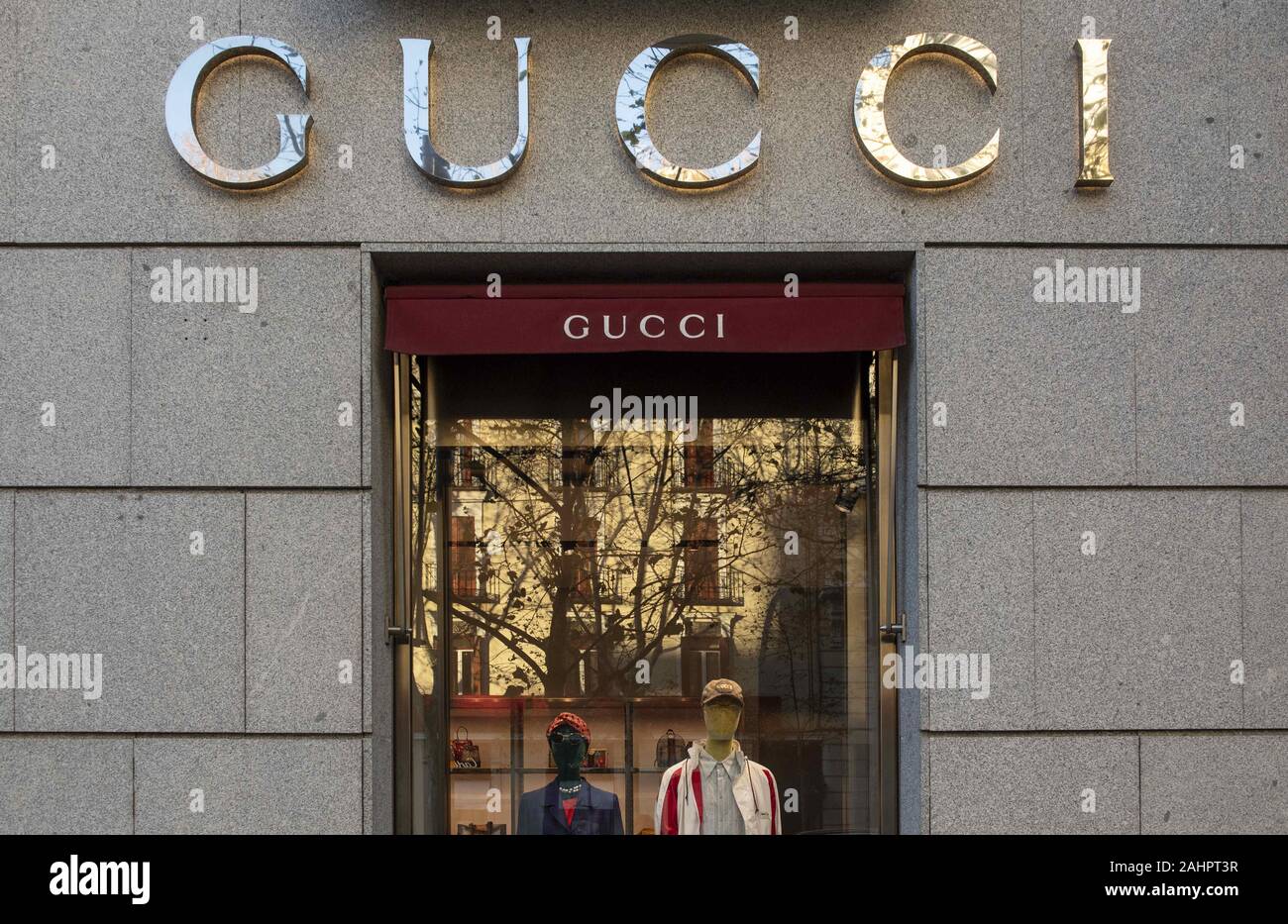 Spain. 30th Dec, 2019. Italian luxury fashion brand Gucci logo and