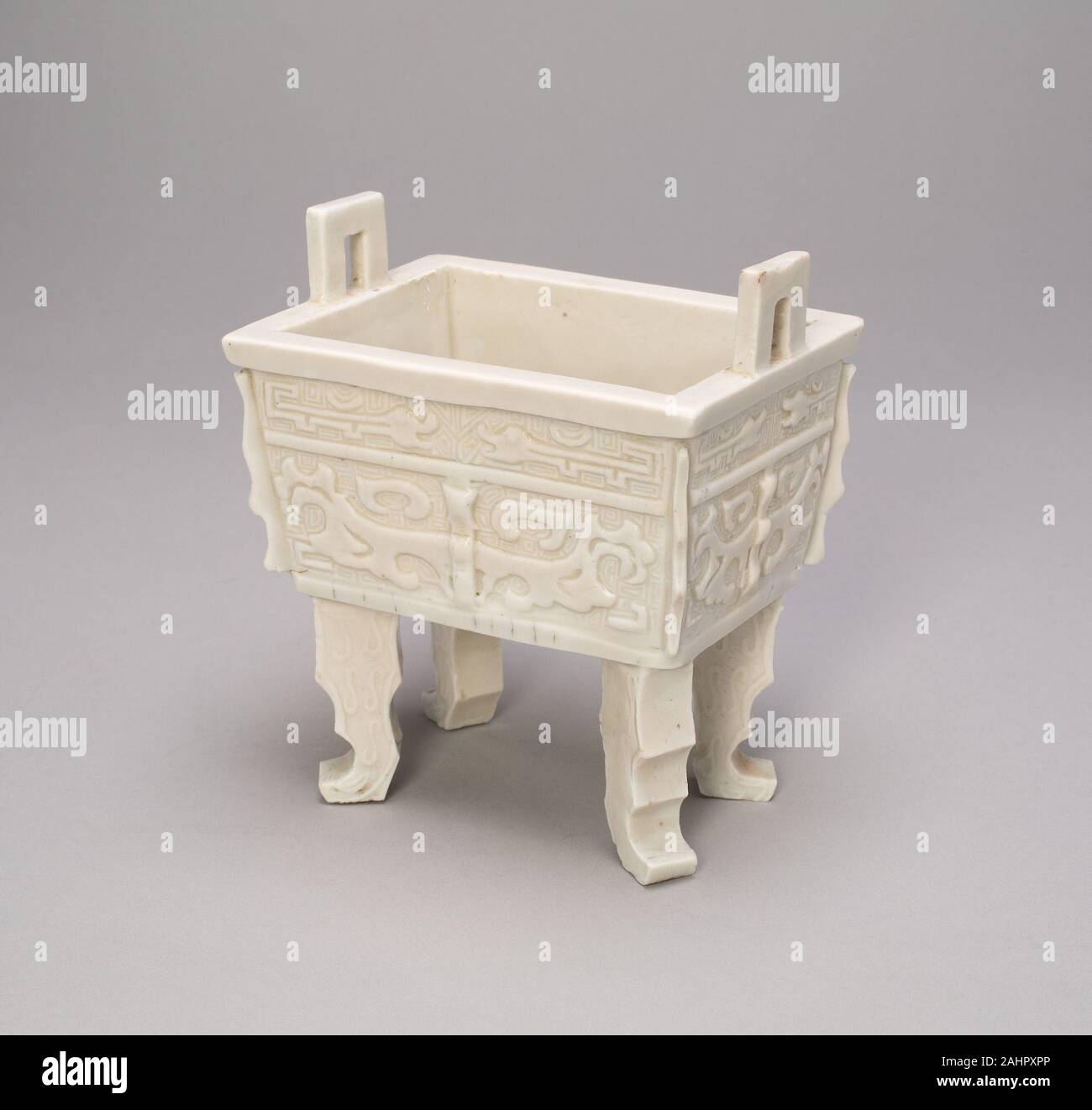 Bronze cauldron hi-res stock photography and images - Alamy