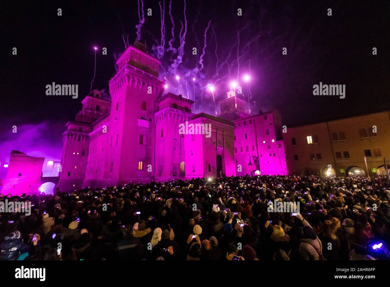 Ferrara, Italy. 01st Jan, 2020. January 1, 2020 - Ferrara, Italy - New year's day celebration with “castle in fire”. Credit: Filippo Rubin/Alamy Live News Stock Photo