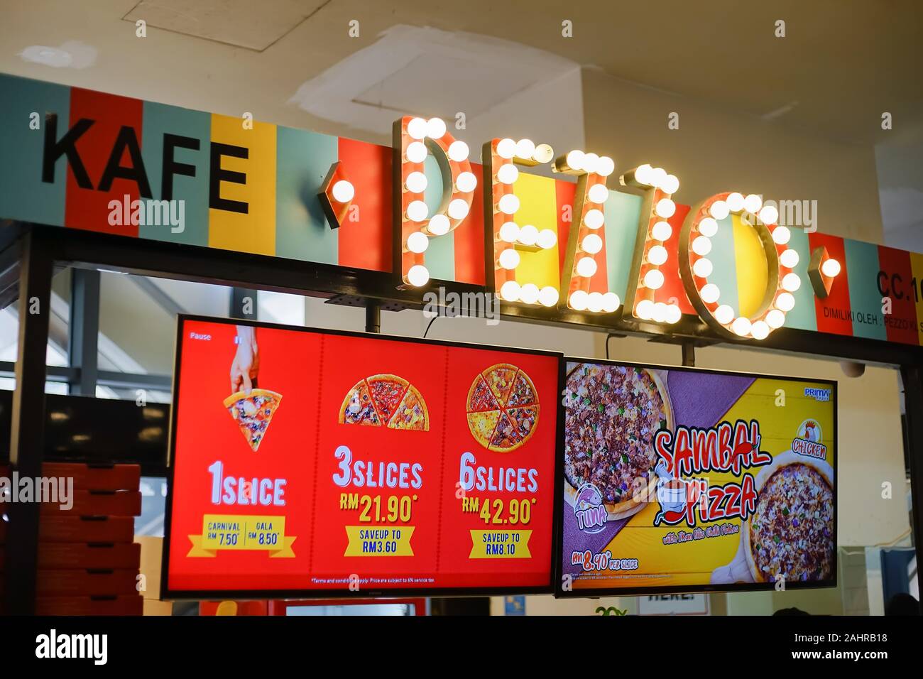 Kuala Lumpur Malaysia November 8 2019 Pezzo Pizza By The Slice This Is The Pizza Franchise In Kuala Lumpur Malaysia Stock Photo Alamy