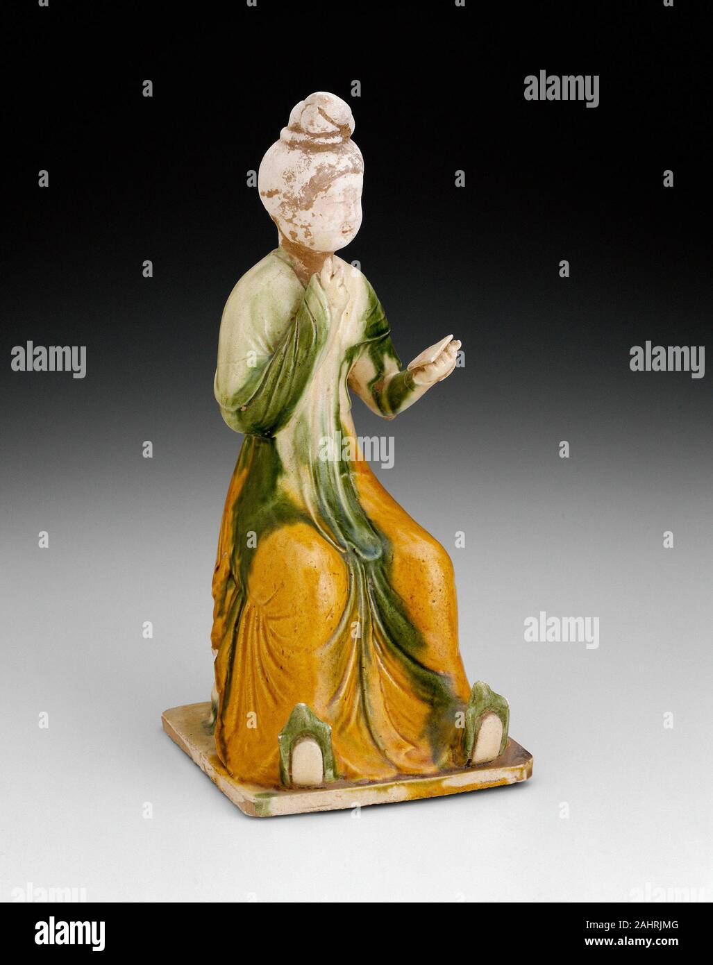 Seated woman sculpture ancient hi-res stock photography and images - Alamy