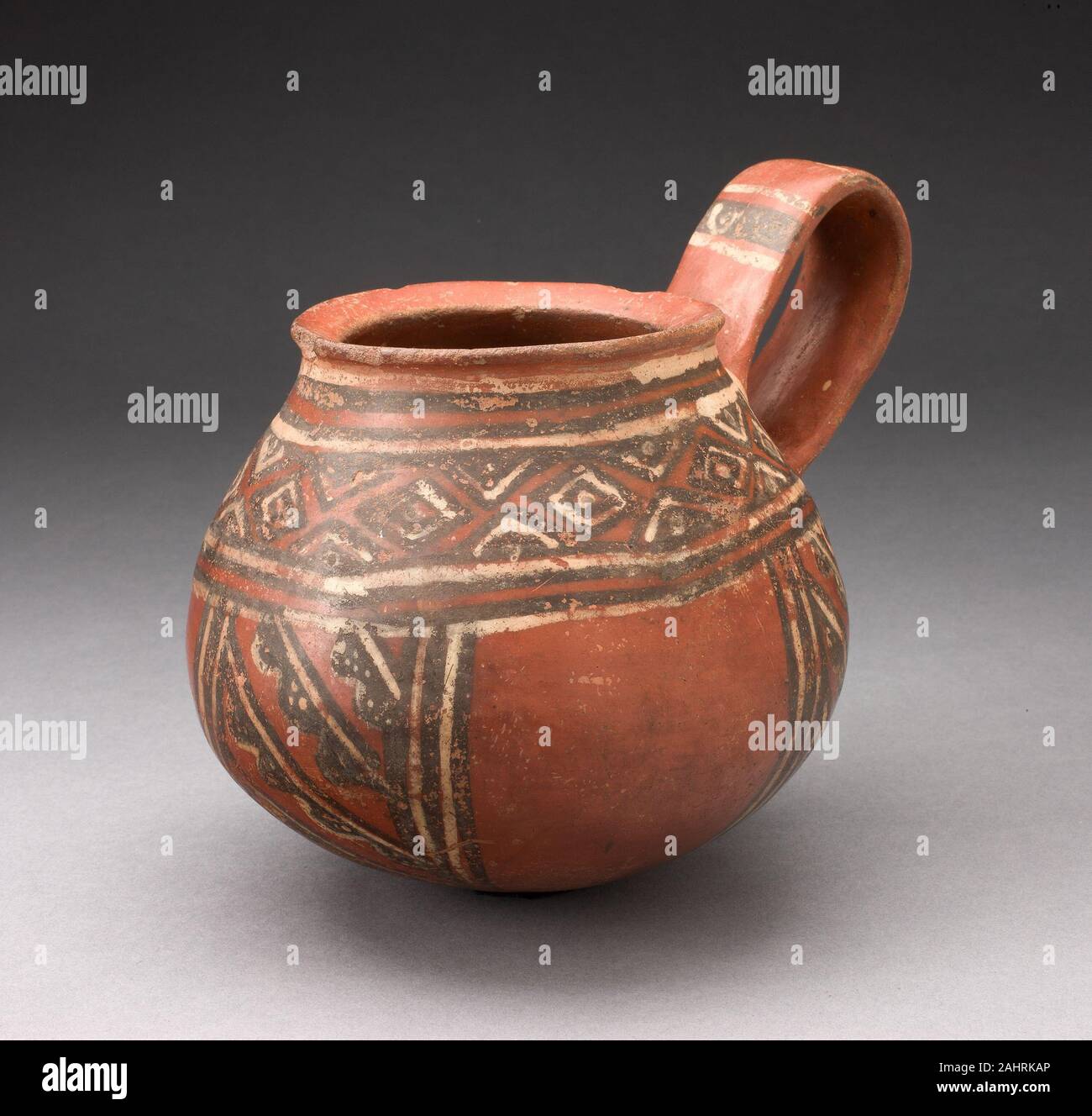 Inca. Miniature Jar with Textile Pattern or Abstract Fish Motifs.  14501532. Peru, southern. Ceramic and pigment Stock Photo - Alamy