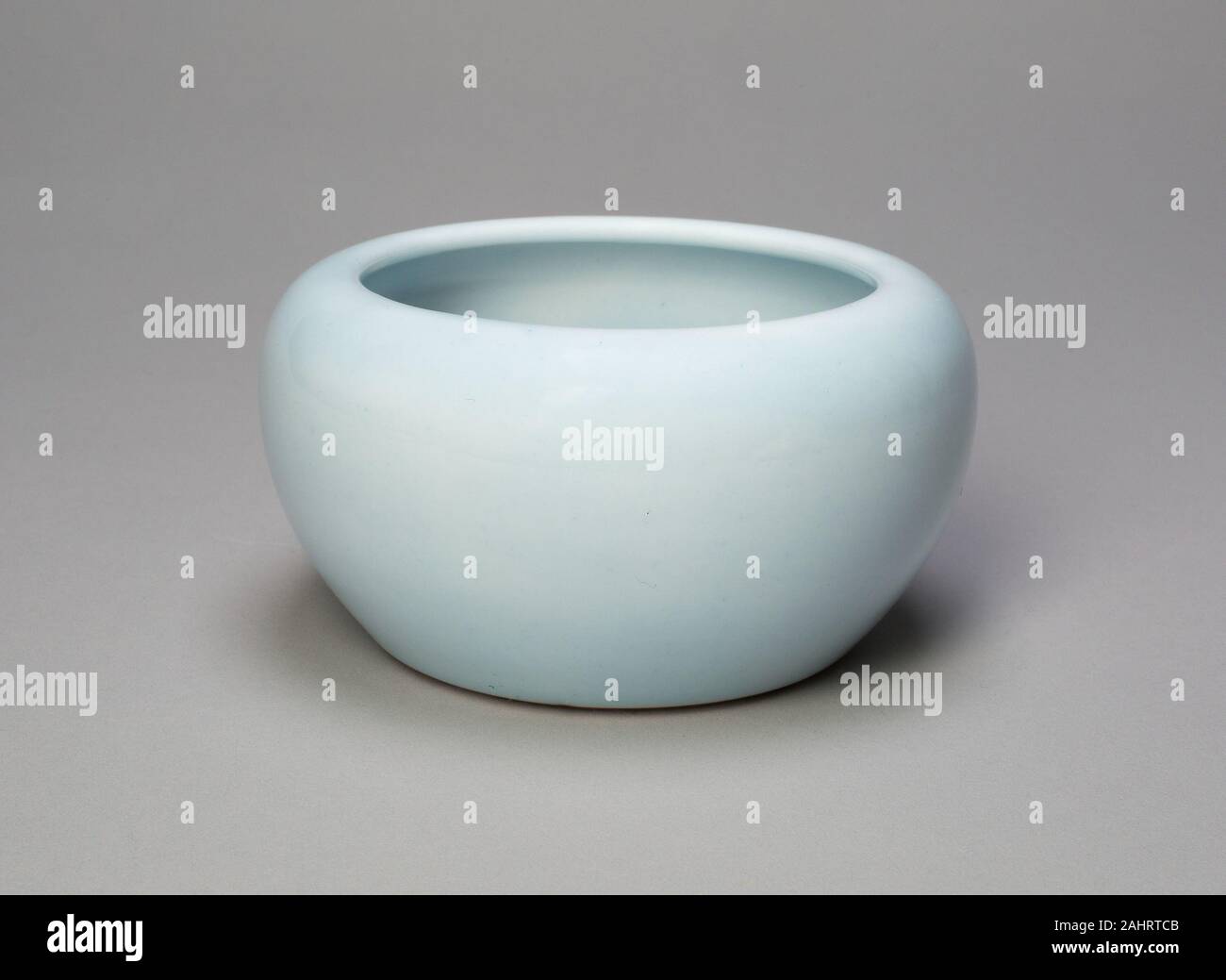 Page 3 Pale Blue Glaze High Resolution Stock Photography And Images Alamy Page 3 Pale Blue Glaze High Resolution Stock Photography And Images Alamy