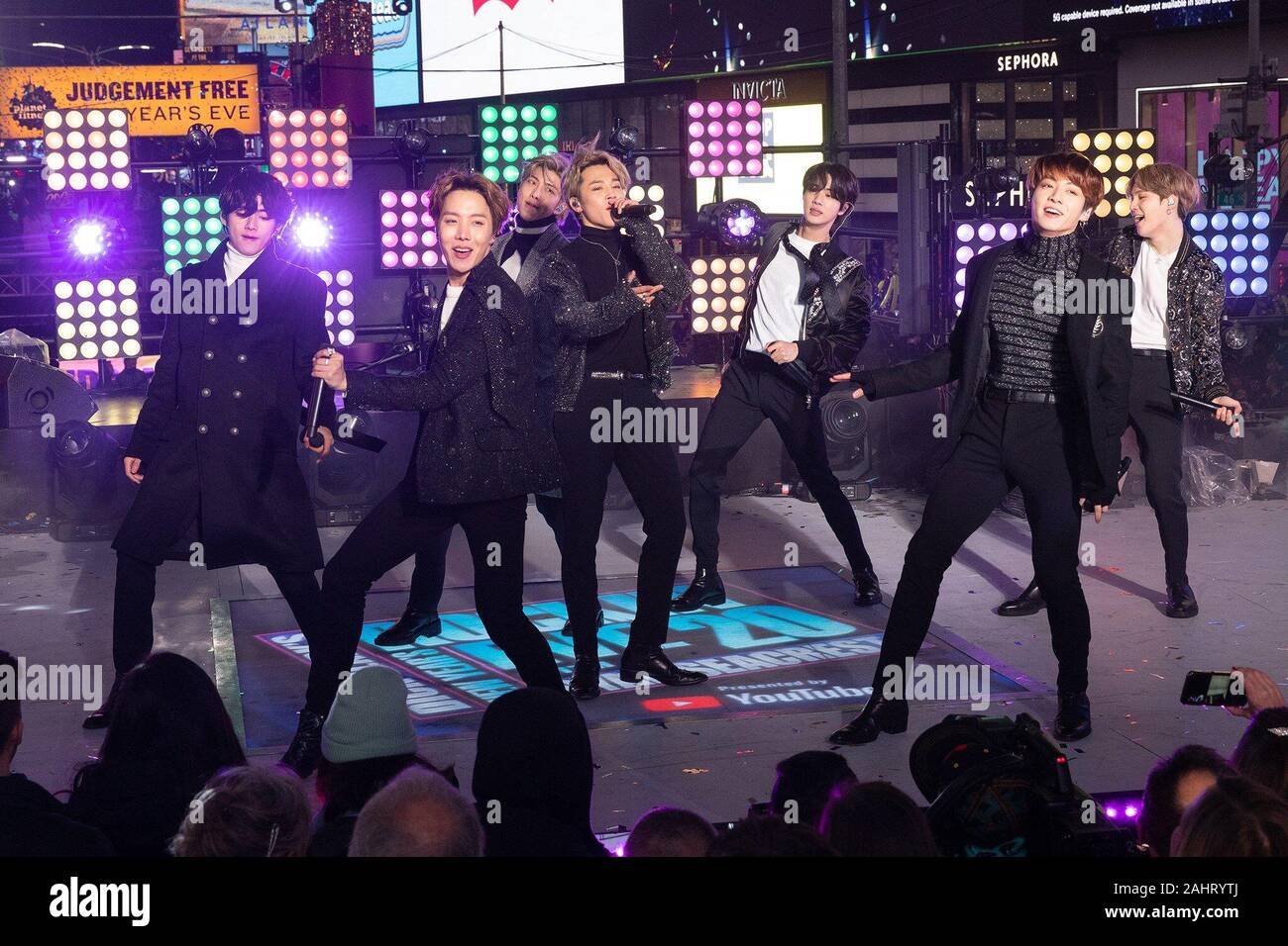 New York, NY, USA. 31st Dec, 2019. BTS in attendance for Times Square New  Year's Eve Ball Drop Countdown Celebration, Duffy Square, New York, NY  December 31, 2019. Credit: RCF/Everett Collection/Alamy Live
